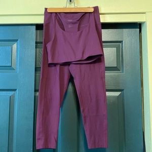 Girlfriend Collective set Paloma bra and compressive high rise leggings maroon